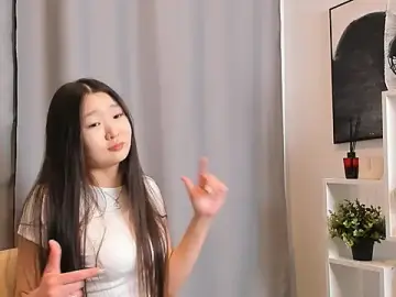 DiaHeffner  live sex cam