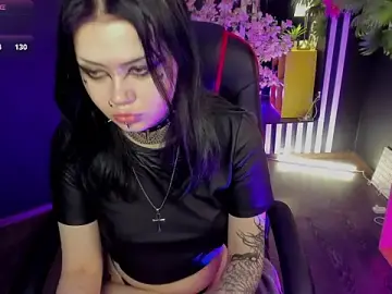 KiraKrahe  live sex cam