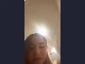 Leaxyenn  live sex cam