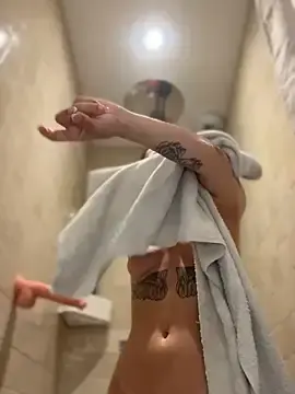 RealJuliette  live sex cam