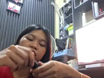 BronwynIverson  live sex cam