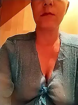 JuliaRobinson  live sex cam