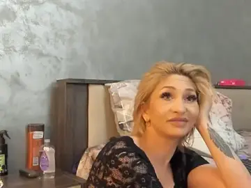 MARIA-LITLLE  live sex cam