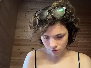 MaisieRendina  live sex cam