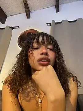 PrettyLia  live sex cam