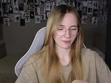 Littlevildevil  live sex cam
