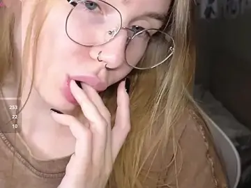 Littlevildevil  live sex cam