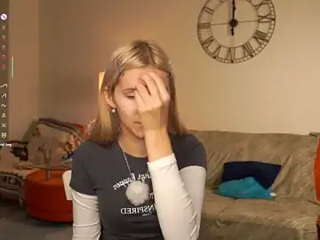 BelleTrovato  live sex cam