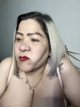 Dalessa_Bigtits  live sex cam