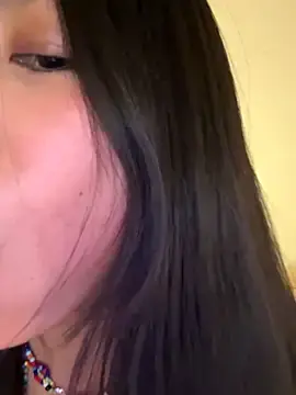 Ninazhang  live sex cam