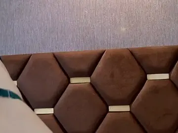 ThaniaJones  live sex cam