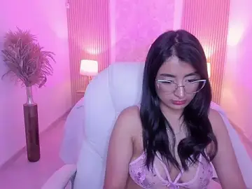 Clhoe_collins  live sex cam
