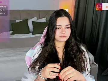 EvaRaider  live sex cam