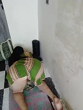 HoT_LiiiNa  live sex cam
