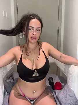 Hotsharwty  live sex cam