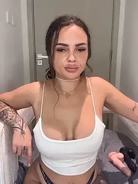 Hotsharwty  live sex cam