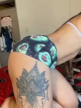 Maracuchitam  live sex cam