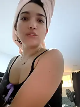 Thanilopera  live sex cam