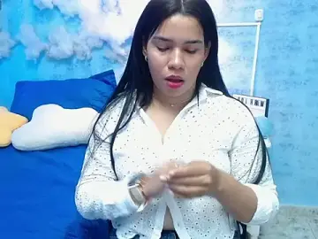 Victoriia_gold  live sex cam