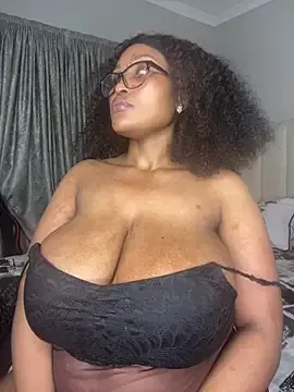 Bustygoddess32  live sex cam