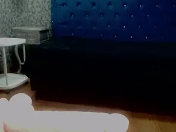 CurvyJulieth  live sex cam