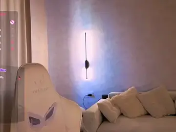 EmmaKeam  live sex cam