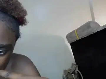 Honeyluxee  live sex cam