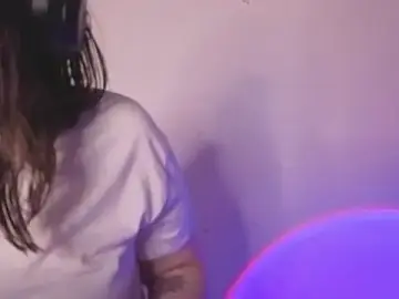 Soysara15  live sex cam