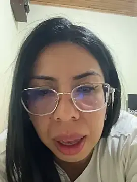 Loresquirt  live sex cam