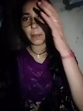 Divya_140  live sex cam