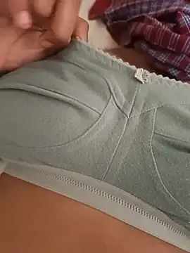 Yoursannaya  live sex cam