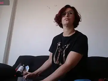 Lenavargas79  live sex cam