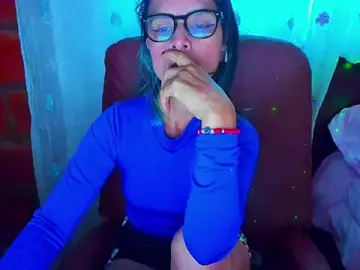 BrianaGarner  live sex cam