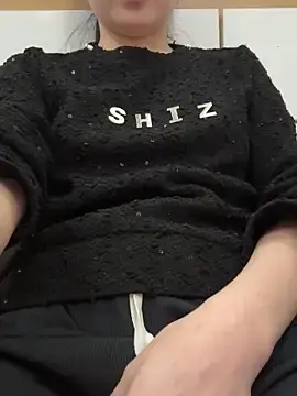 Emily-y  live sex cam