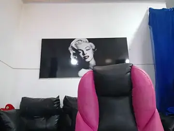 MeganMilF2  live sex cam