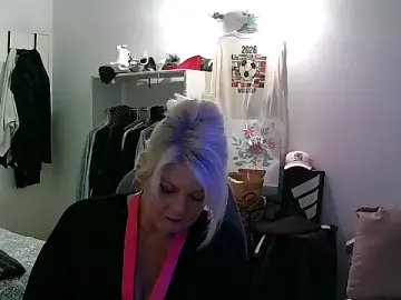 Miahotmilf  live sex cam