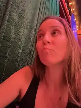 SkyelarsWorld  live sex cam
