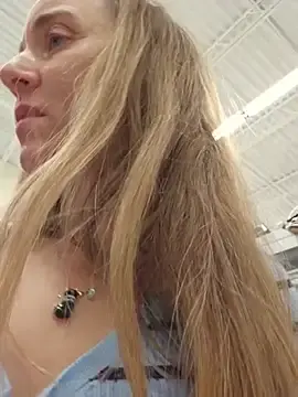 SkyelarsWorld  live sex cam