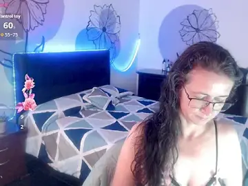 Aura_latinax  live sex cam