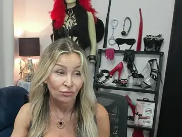 CrystaLUX  live sex cam