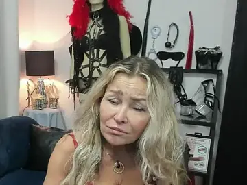 CrystaLUX  live sex cam