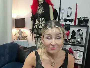 CrystaLUX  live sex cam