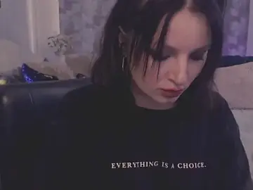 BritneyBarker  live sex cam