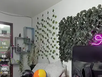 DestinyHills  live sex cam