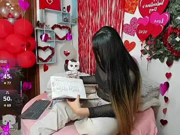 DestinyHills  live sex cam