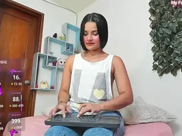 DestinyHills  live sex cam