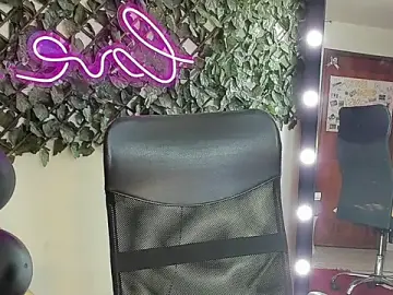 DestinyHills  live sex cam