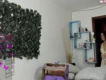 DestinyHills  live sex cam