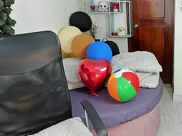 DestinyHills  live sex cam