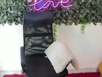 DestinyHills  live sex cam